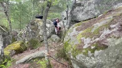 Francouzské ženy v domácnosti ošukané v lese ve trojce