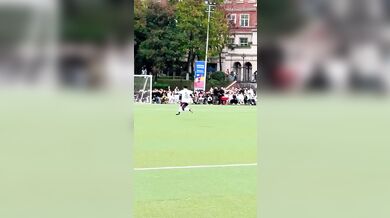 Profesionální fotbalista...