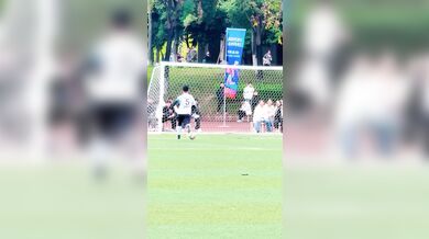 Profesionální fotbalista...