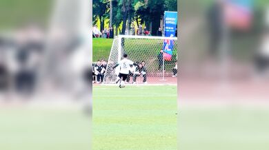 Profesionální fotbalista...