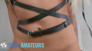 Solar dostala pořádně na prdel, než ji svázali jako štětku a brutálně vyprcali zezadu