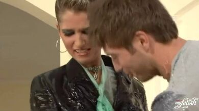 Panička si pohrává s malířem