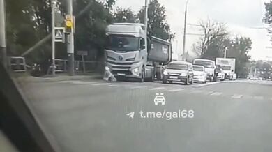 V ruském Tambově 79letá žena zemřela pod koly nákladního auta