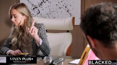 Nenasytná blondýnka Haley Reed nemyslí na nic jiného než na pořádné BBC