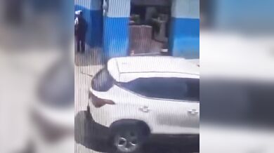 Chvilka nepozornost - Hrajícího si chlapce přejelo auto