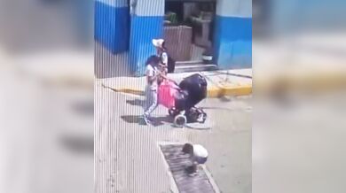 Chvilka nepozornost - Hrajícího si chlapce přejelo auto