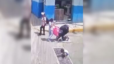 Chvilka nepozornost - Hrajícího si chlapce přejelo auto