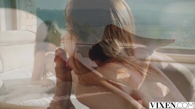 Neodolala nezbedné dovolené s cizincem