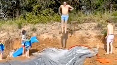 Zábava na improvizovaném tobogánu málem skončila tragédií