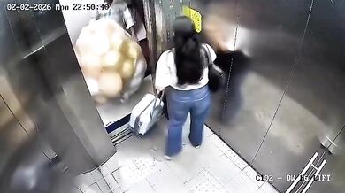 Výbuch plynových balónků ve výtahu v Bombaji zranil několik lidí