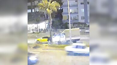 Řetězová nehoda v Mersinu: Prudké brzdění před přechodem skončilo srážkou čtyř vozidel