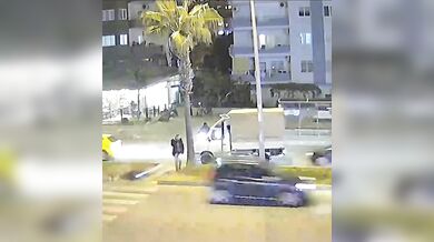 Řetězová nehoda v Mersinu: Prudké brzdění před přechodem skončilo srážkou čtyř vozidel