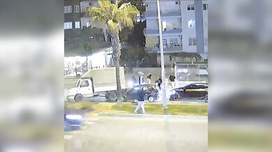 Řetězová nehoda v Mersinu: Prudké brzdění před přechodem skončilo srážkou čtyř vozidel