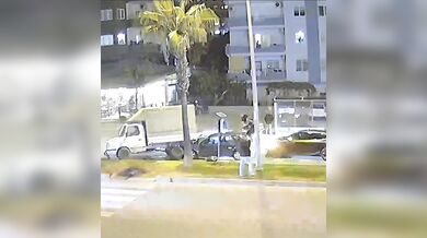 Řetězová nehoda v Mersinu: Prudké brzdění před přechodem skončilo srážkou čtyř vozidel