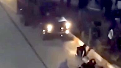 Brutální potlačování protestů v Íránu: Bezpečnostní složky v Ardabilu úmyslně najíždějí vozidly do davu