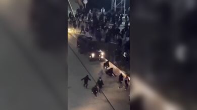 Brutální potlačování protestů v Íránu: Bezpečnostní složky v Ardabilu úmyslně najíždějí vozidly do davu