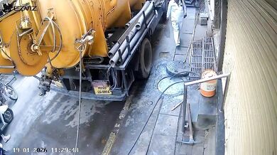 Nebezpečná nedbalost v Indauru: Mladá žena se zranila po pádu do odkryté kanalizace