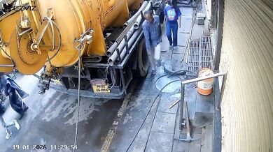 Nebezpečná nedbalost v Indauru: Mladá žena se zranila po pádu do odkryté kanalizace