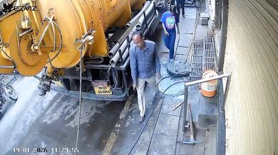 Nebezpečná nedbalost v Indauru: Mladá žena se zranila po pádu do odkryté kanalizace