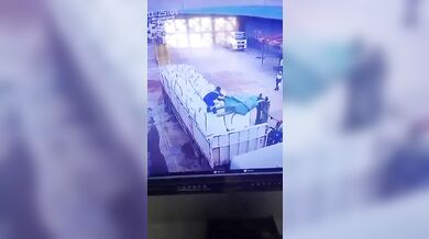 Pracovní nehoda #358 - Pád z návěsu