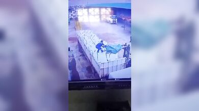 Pracovní nehoda #358 - Pád z návěsu