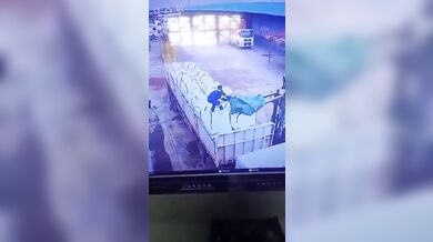 Pracovní nehoda #358 - Pád z návěsu