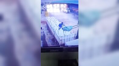 Pracovní nehoda #358 - Pád z návěsu