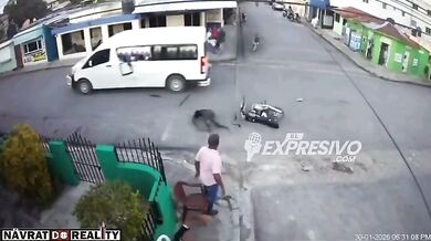 Srážka motocyklisty s minibusem