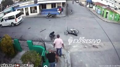 Srážka motocyklisty s minibusem