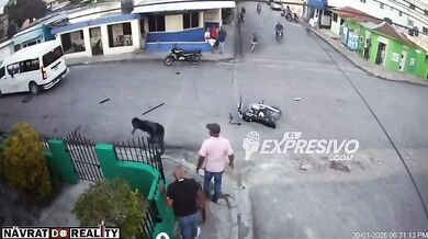 Srážka motocyklisty s minibusem