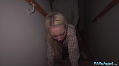 Blondýna z Ruska si vezme moje prachy za sex