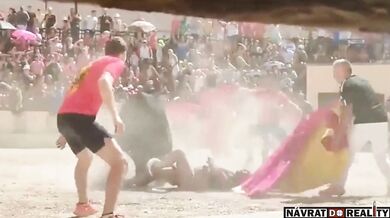 Útok býka si vyžádal jeden lidský život a jedno těžké zranění