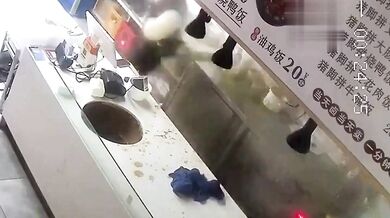 Neopatrnost v kuchyni skončila těžkými popáleninami