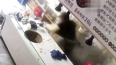 Neopatrnost v kuchyni skončila těžkými popáleninami