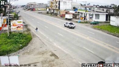 Automobil v plné rychlosti usmrtil ženu u krajnice