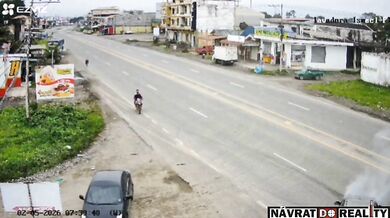 Automobil v plné rychlosti usmrtil ženu u krajnice