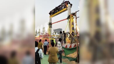 Tragédie na festivalu Surajkund Mela: Pád obří atrakce nepřežil policista