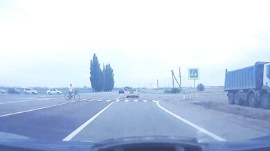 Tragická srážka osobního vozu s nákladním automobilem kvůli vysoké rychlosti