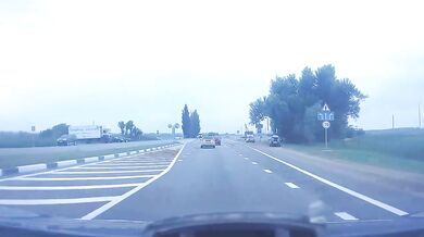 Tragická srážka osobního vozu s nákladním automobilem kvůli vysoké rychlosti