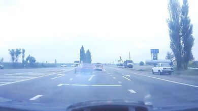 Tragická srážka osobního vozu s nákladním automobilem kvůli vysoké rychlosti