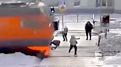 Tragická smrt ženy pod koly elektrického vlaku v podmoskevském Chotkovu