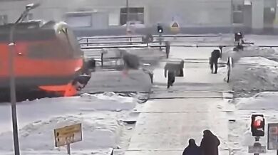 Tragická smrt ženy pod koly elektrického vlaku v podmoskevském Chotkovu