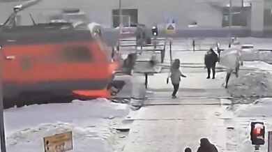 Tragická smrt ženy pod koly elektrického vlaku v podmoskevském Chotkovu