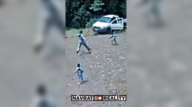 Ponechání dětí v zaparkovaném a nastartovaném autě