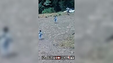 Ponechání dětí v zaparkovaném a nastartovaném autě