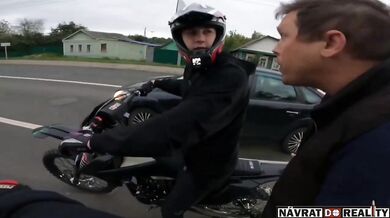 Road rage: Konflikt řidiče auta s motorkářem