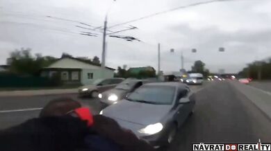 Road rage: Konflikt řidiče auta s motorkářem