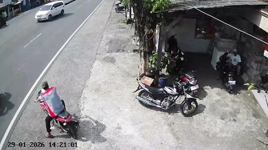 Tragická nehoda: Jeden mrtvý a zázračné přežití otce s dítětem