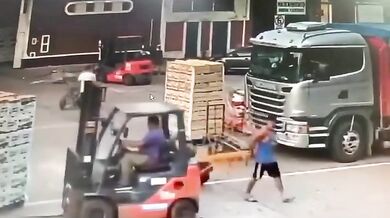 Chlapec unikl před vážnou nehodou jen o vlásek!