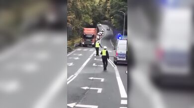 Polák v ukradeném voze unikal policistům přes hranice